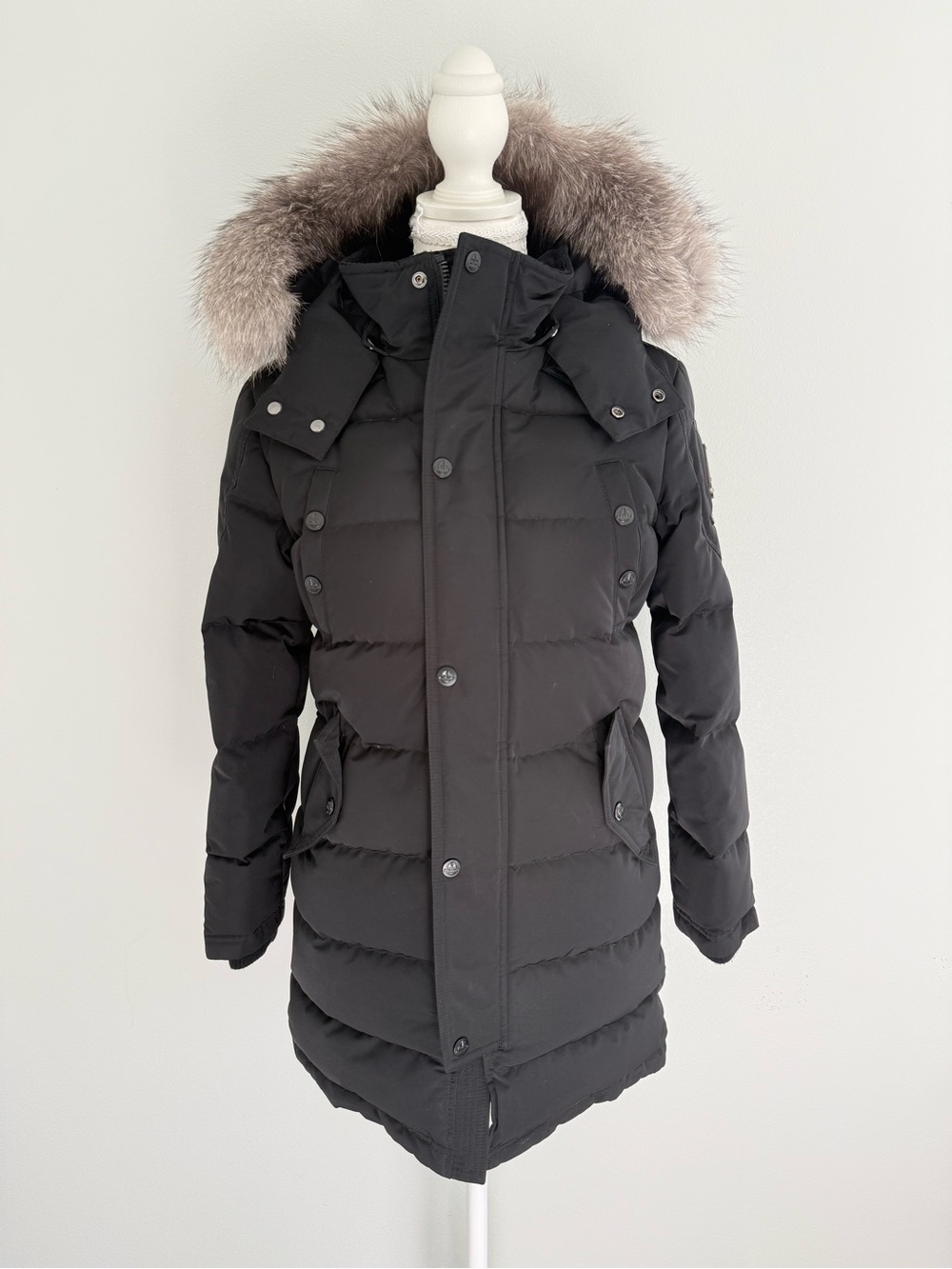 Moose Knuckles Girls Black Puffer Parka with Fur-Trim Hood, Medium (8-10)